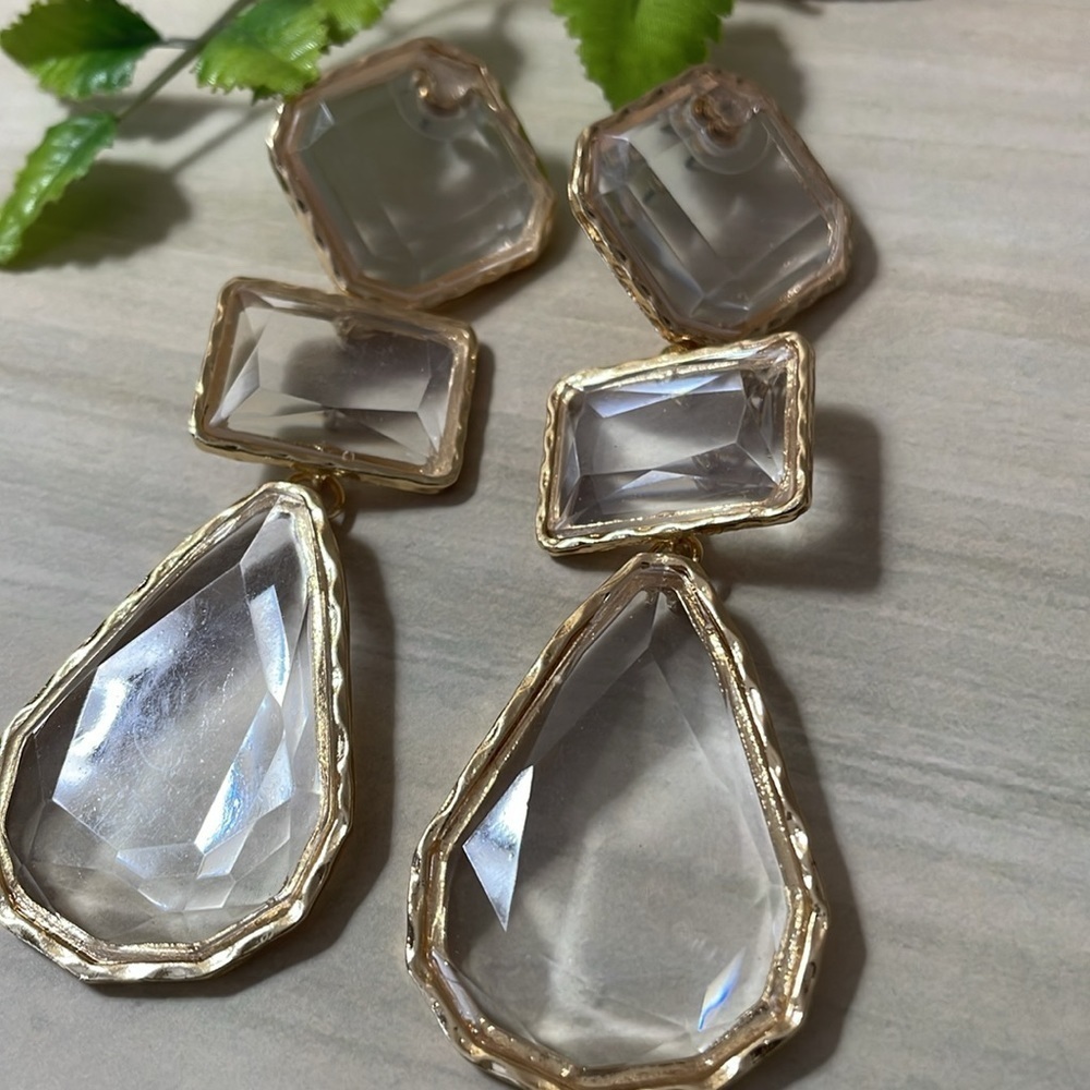 Luxury Clear Acrylic Geo Drop Earrings - Picture 9 of 13